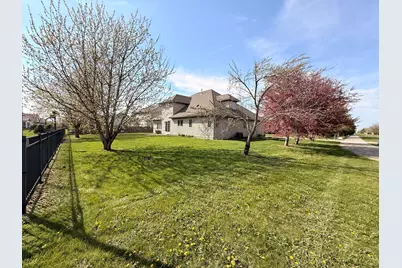 4705 Stonebridge Drive, Champaign, IL 61822 - Photo 3