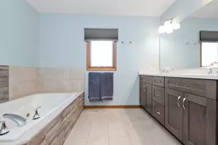 10924 Beth Dr, Orland Park, IL 60467 - Photo 15