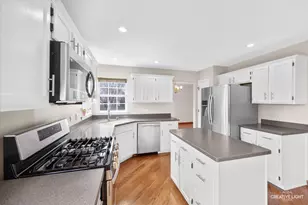 2219 Beaumont Ct, Aurora, IL 60502 - Photo 5