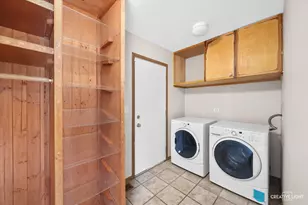 2219 Beaumont Ct, Aurora, IL 60502 - Photo 9