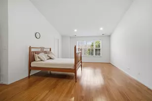 564 Harvey Lake Dr, Vernon Hills, IL 60061 - Photo 17