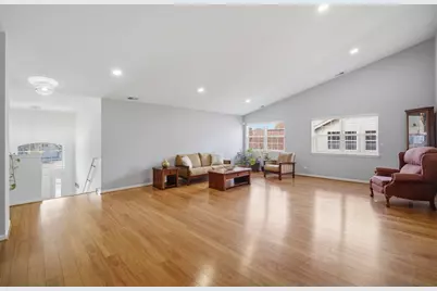 564 Harvey Lake Drive, Vernon Hills, IL 60061 - Photo 5