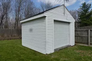 3 Deerefield Ct, Clifton, IL 61727 - Photo 29