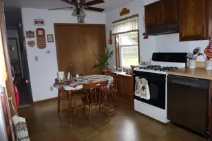 3 Deerefield Ct, Clifton, IL 61727 - Photo 7