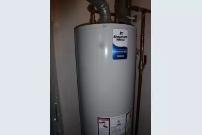 3 Deerefield Court, Clifton, IL 61727 - Photo 9