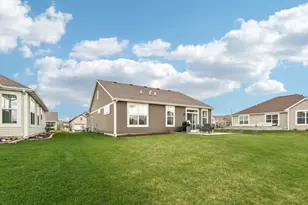 1053 Honey Locust Dr, Crystal Lake, IL 60012 - Photo 33