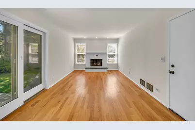1100 Lockwood Drive, Buffalo Grove, IL 60089 - Photo 15