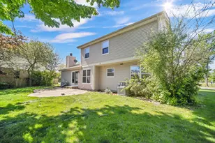 1100 Lockwood Dr, Buffalo Grove, IL 60089 - Photo 33