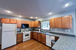 402 S Illinois St, Streator, IL 61364 - Photo 9