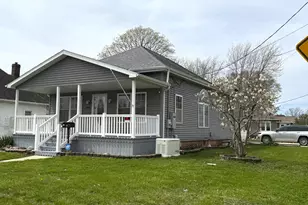 402 S Illinois St, Streator, IL 61364 - Photo 1