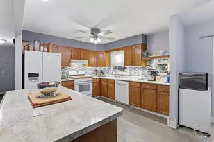 209 Meadows Rd S, Bourbonnais, IL 60914 - Photo 7