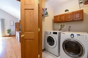 349 Blackhawk Rd, Riverside, IL 60546 - Photo 21