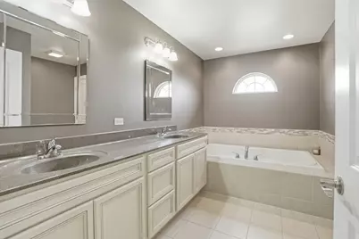 2247 S Robin Lane, Lynwood, IL 60411 - Photo 17