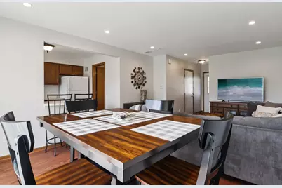 25 N Oltendorf Road, Streamwood, IL 60107 - Photo 7