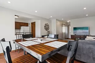 25 N Oltendorf Rd, Streamwood, IL 60107 - Photo 7