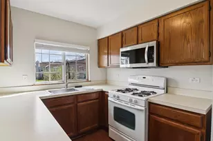 25 N Oltendorf Rd, Streamwood, IL 60107 - Photo 9