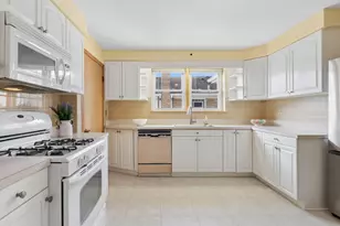 7661 N Neva Ave, Niles, IL 60714 - Photo 7
