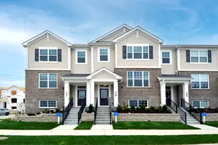 309 Timberleaf Cir, Roselle, IL 60172 - Photo 1