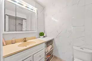 2150 Valencia Dr, Northbrook, IL 60062 - Photo 17