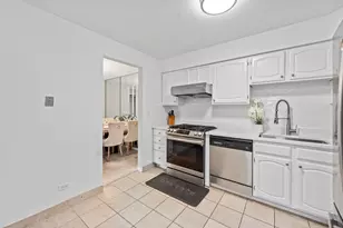 2150 Valencia Dr, Northbrook, IL 60062 - Photo 13