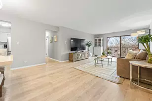 2150 Valencia Dr, Northbrook, IL 60062 - Photo 7