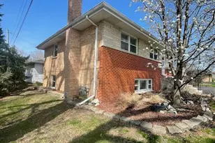 8574 W 73rd Pl, Justice, IL 60458 - Photo 3