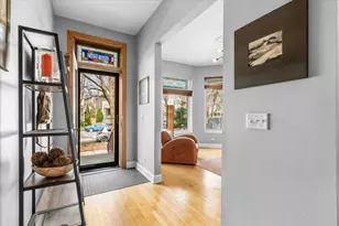 2159 W Wilson Ave, Chicago, IL 60625 - Photo 3