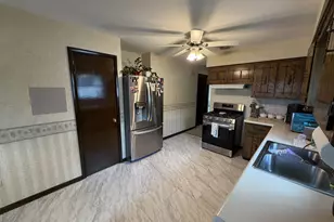 18052 Soleri Dr, Country Club Hills, IL 60478 - Photo 13