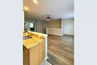 255 N Sacramento Street #D, Sycamore, IL 60178 - Photo 5