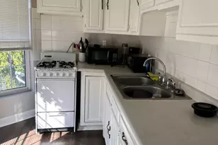 221 N Hickory St, Joliet, IL 60435 - Photo 7