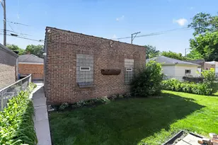 11207 S Emerald Ave, Chicago, IL 60628 - Photo 25