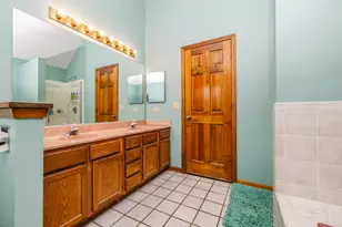 381 Millington Ln, Aurora, IL 60504 - Photo 17