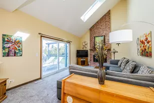 381 Millington Ln, Aurora, IL 60504 - Photo 13