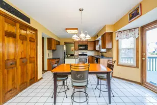 381 Millington Ln, Aurora, IL 60504 - Photo 11