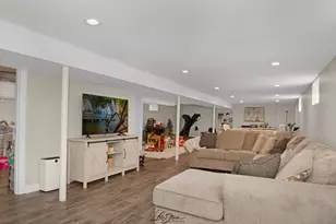 11046 S Ewing Ave, Chicago, IL 60617 - Photo 17