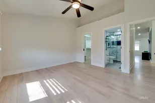 359 Chaparral Cir, Elgin, IL 60120 - Photo 17