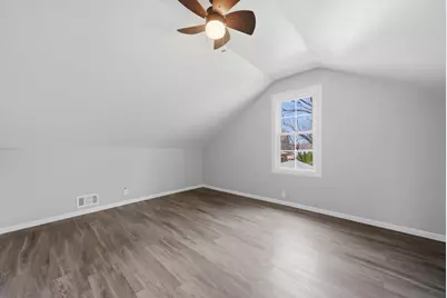 305 Circle Road, Fox River Grove, IL 60021 - Photo 15