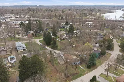 305 Circle Road, Fox River Grove, IL 60021 - Photo 21