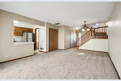 202 Shadybrook Lane, Aurora, IL 60504 - Photo 3