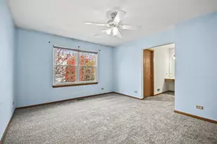 202 Shadybrook Ln, Aurora, IL 60504 - Photo 7