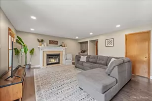 4917 W Glenbrook Trail, McHenry, IL 60050 - Photo 15