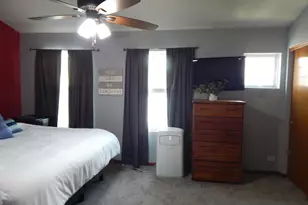 409 E Victoria Cir, North Aurora, IL 60542 - Photo 13