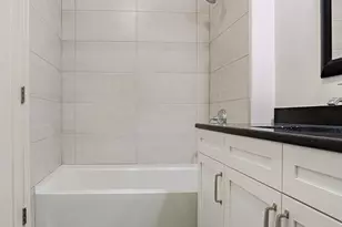 2100 Greenwood St, Evanston, IL 60201 - Photo 11