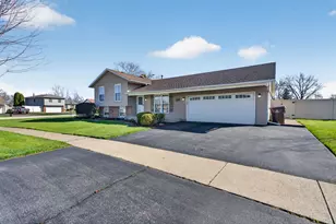 8125 W Norwood Dr, Frankfort, IL 60423 - Photo 3