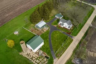 7930 E Line Rd, Kirkland, IL 60146 - Photo 9