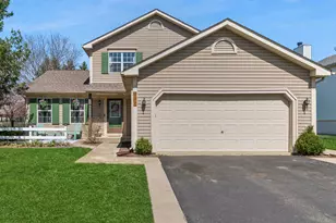 1940 Tanglewood Dr, Algonquin, IL 60102 - Photo 1