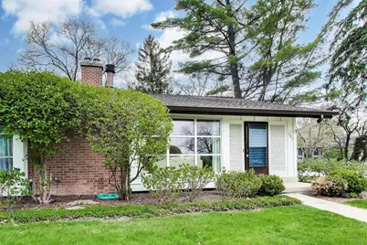 307 Crestwood Village, Northfield, IL 60093 - Photo 3
