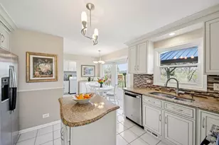 144 N Fiore Pkwy, Vernon Hills, IL 60061 - Photo 5