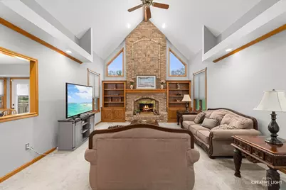 5 W Royal Oaks Drive, Bristol, IL 60512 - Photo 3