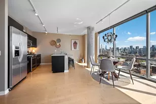 860 W Blackhawk St, Chicago, IL 60642 - Photo 11